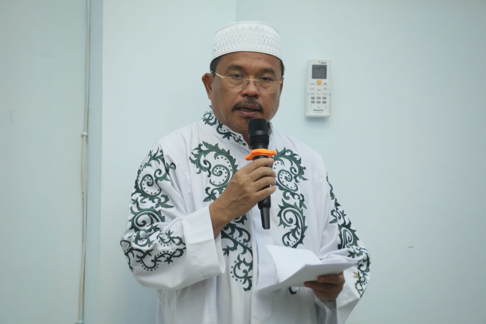 Sekda Prov. Kalteng Ikuti Salat Hajat Dan Pelepasan Jamaah Umrah