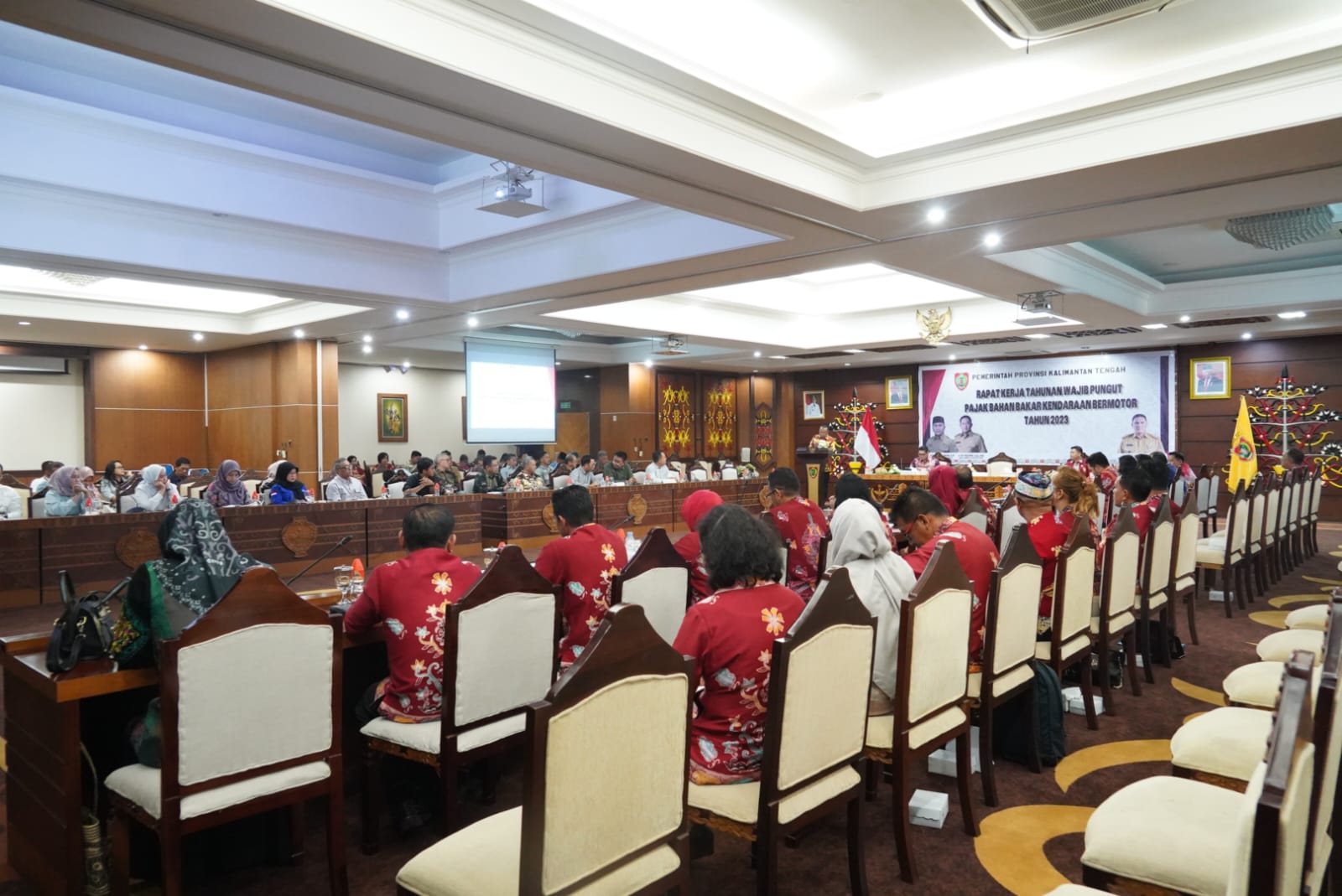 Asisten Adum Sri Suwanto Buka Rapat Kerja Tahunan Wajib Pungut Pajak Bahan Bakar Kendaraan Bermotor