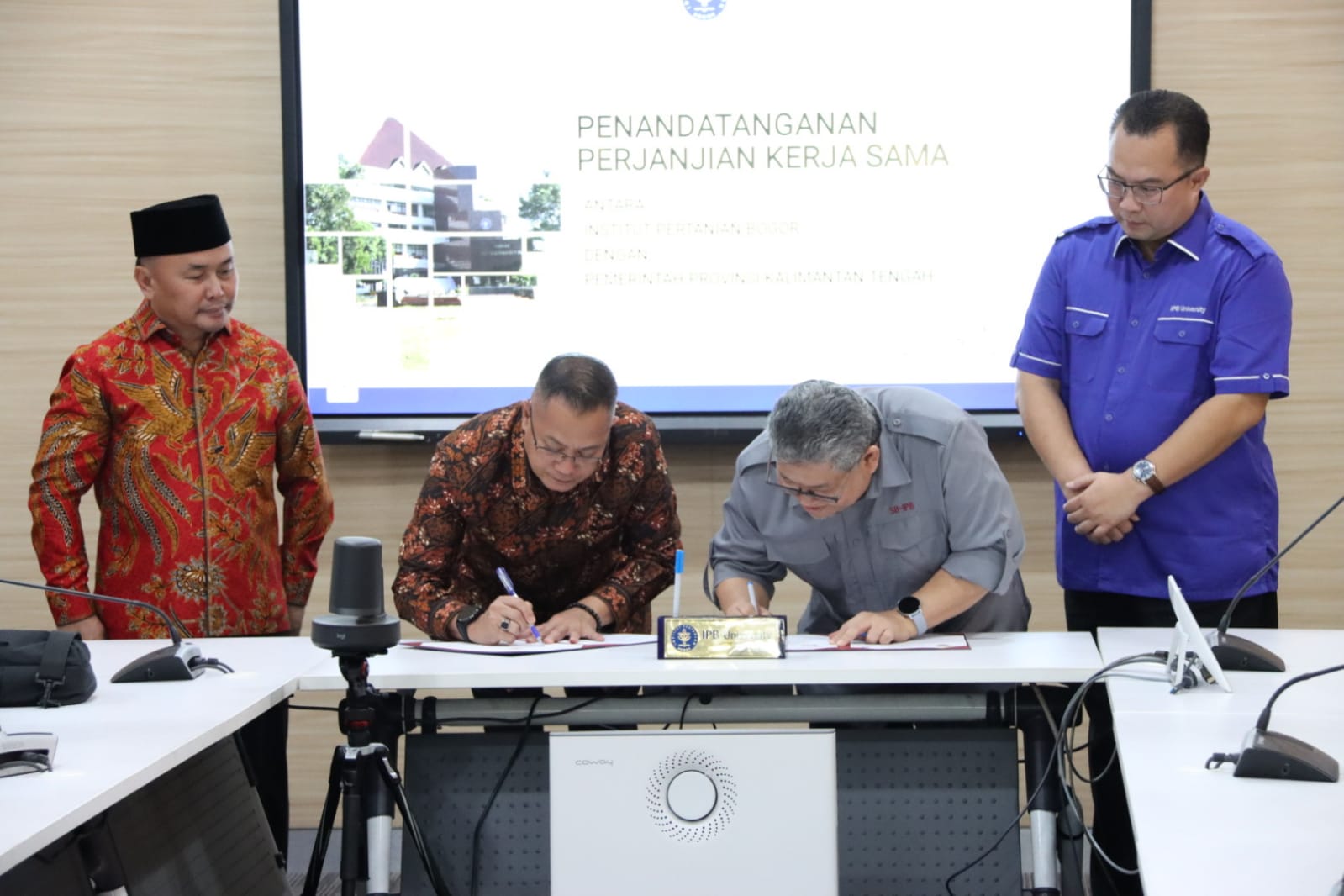 Pemprov. Kalteng melalui Dinas Pemberdayaan dan Desa dan Sekolah Bisnis IPB University Lakukan PKS