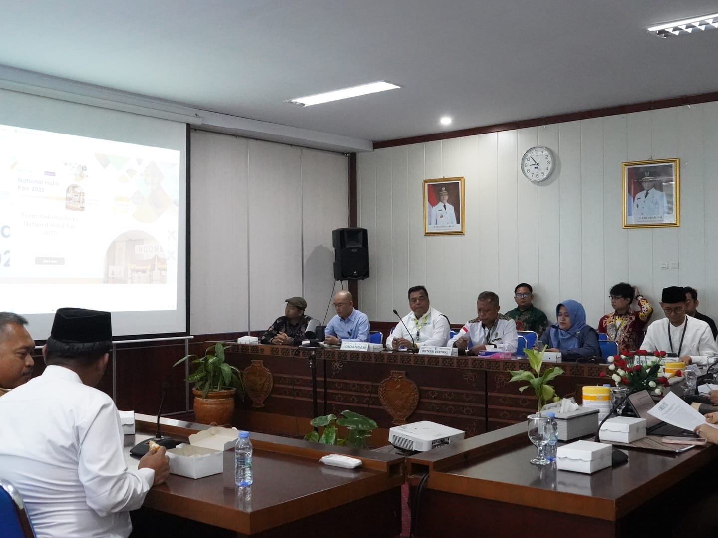 Asisten Ekbang Sri Widanarni Pimpin Rapat Persiapan Pelaksanaan National Halal Fair