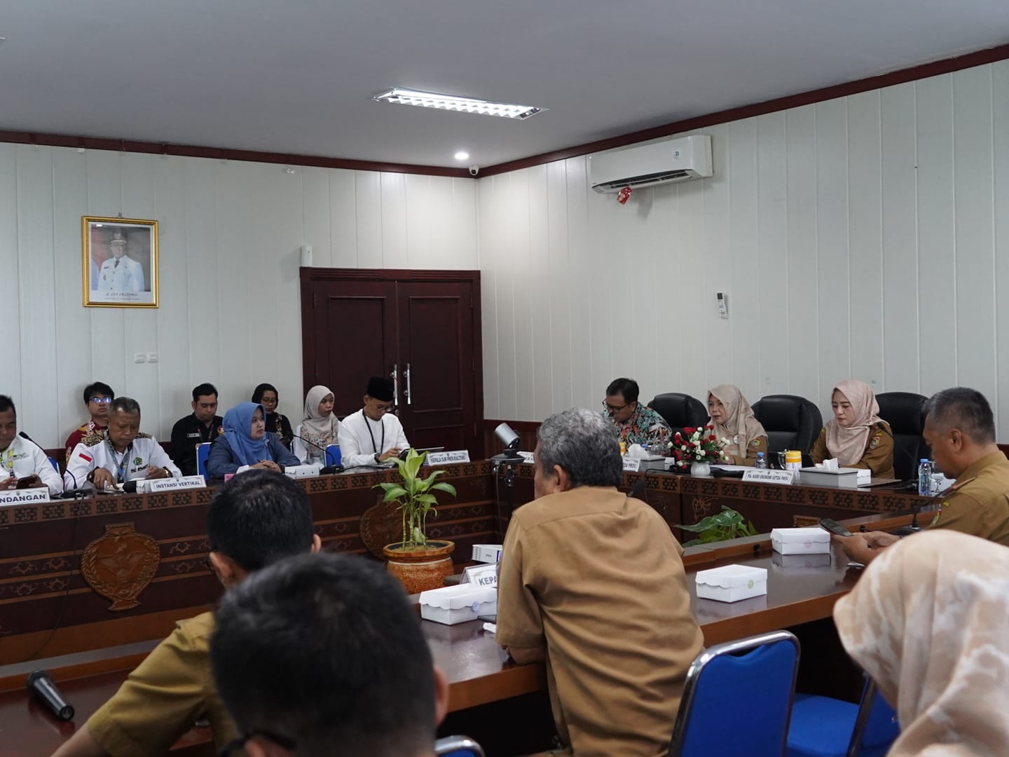 Asisten Ekbang Sri Widanarni Pimpin Rapat Persiapan Pelaksanaan National Halal Fair