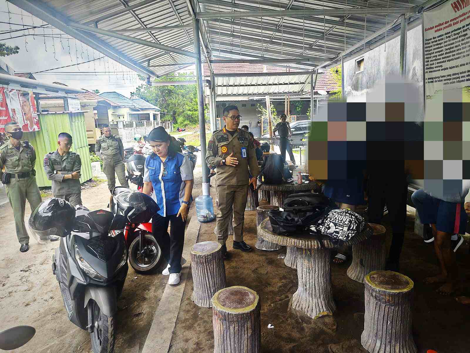 Satpol PP Prov. Kalteng Lakukan Operasi Penertiban Pelajar yang Membolos di Luar Sekolah Pada Jam Pelajaran