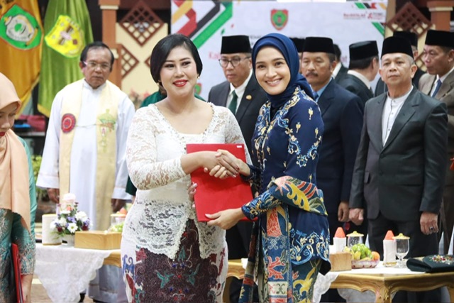 Gubernur Kalteng Sugianto Sabran Atas Nama Presiden RI Lantik  4 Pj. Bupati