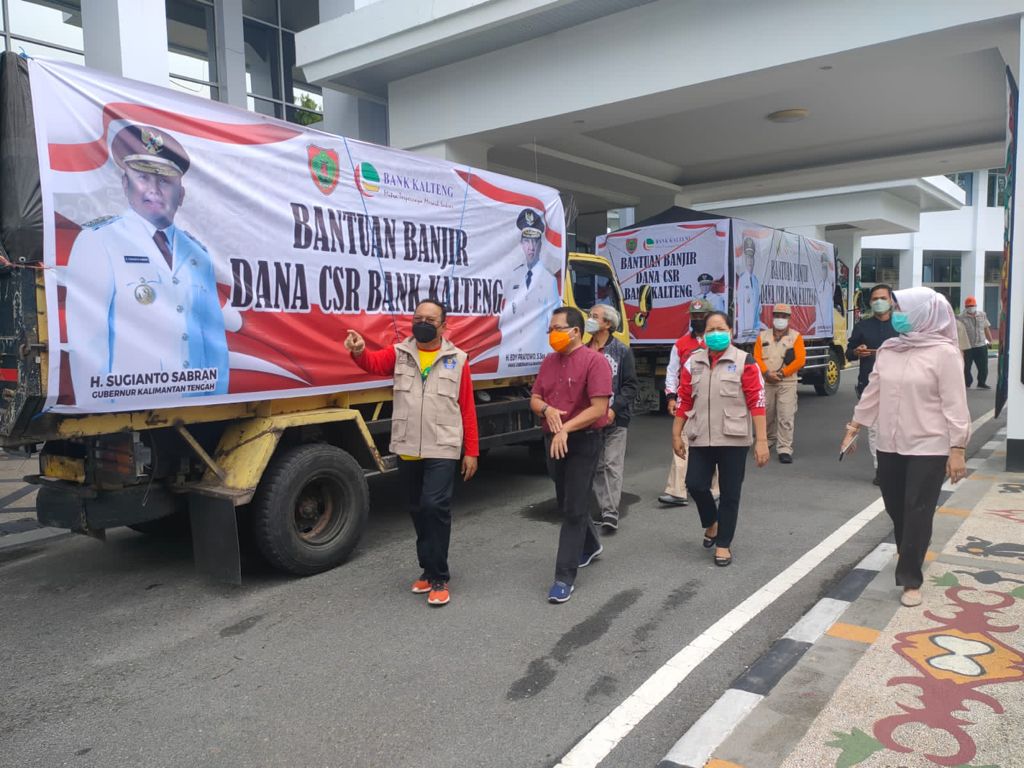 Pj. Sekda Kalteng Cek Logistik Bantuan Banjir DAS Barito