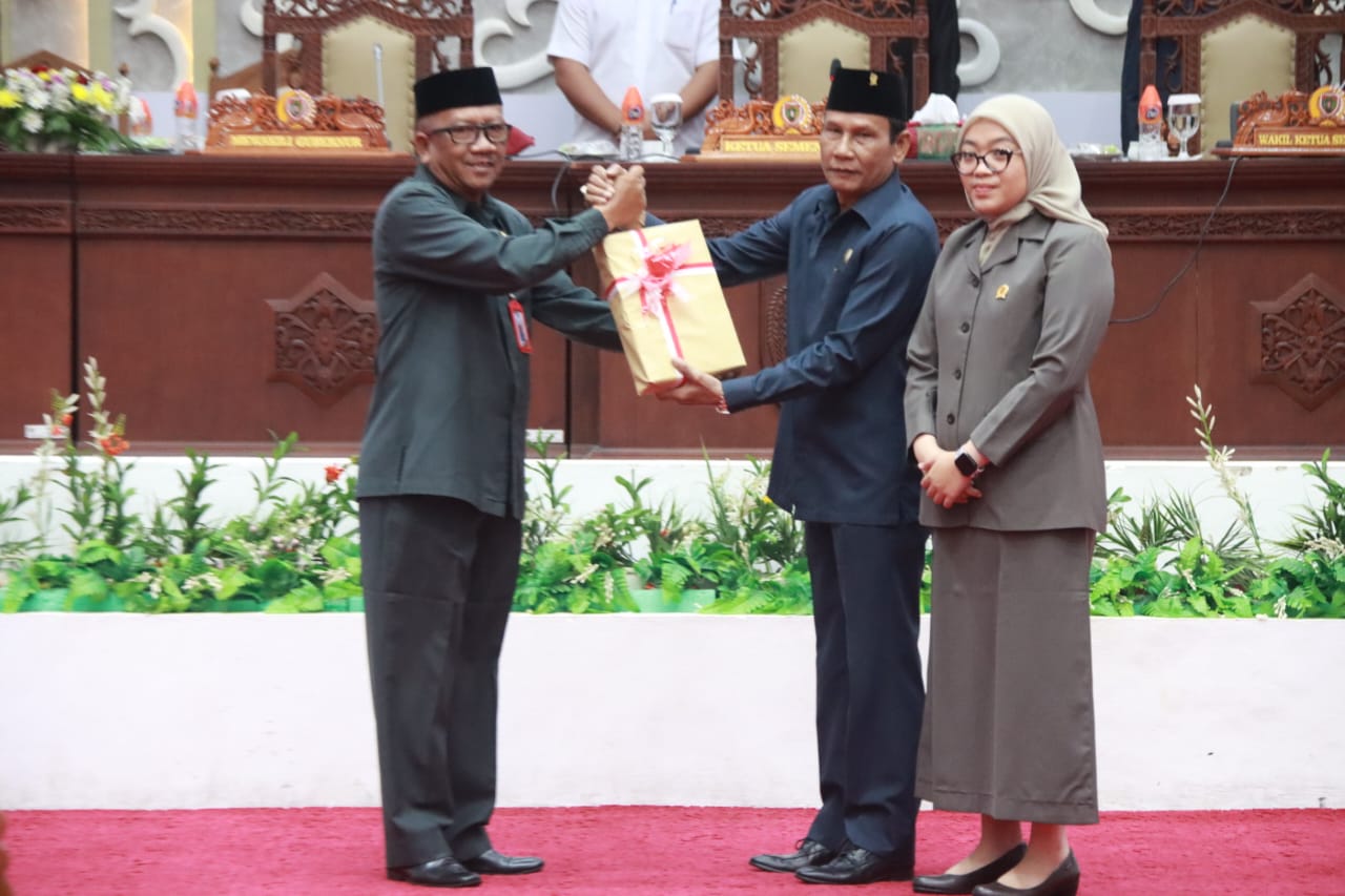 Plt Sekda Prov Kalteng M. Katma F. Dirun Hadiri Rapur ke-3 Masa Persidangan I Tahun Sidang 2024-2029