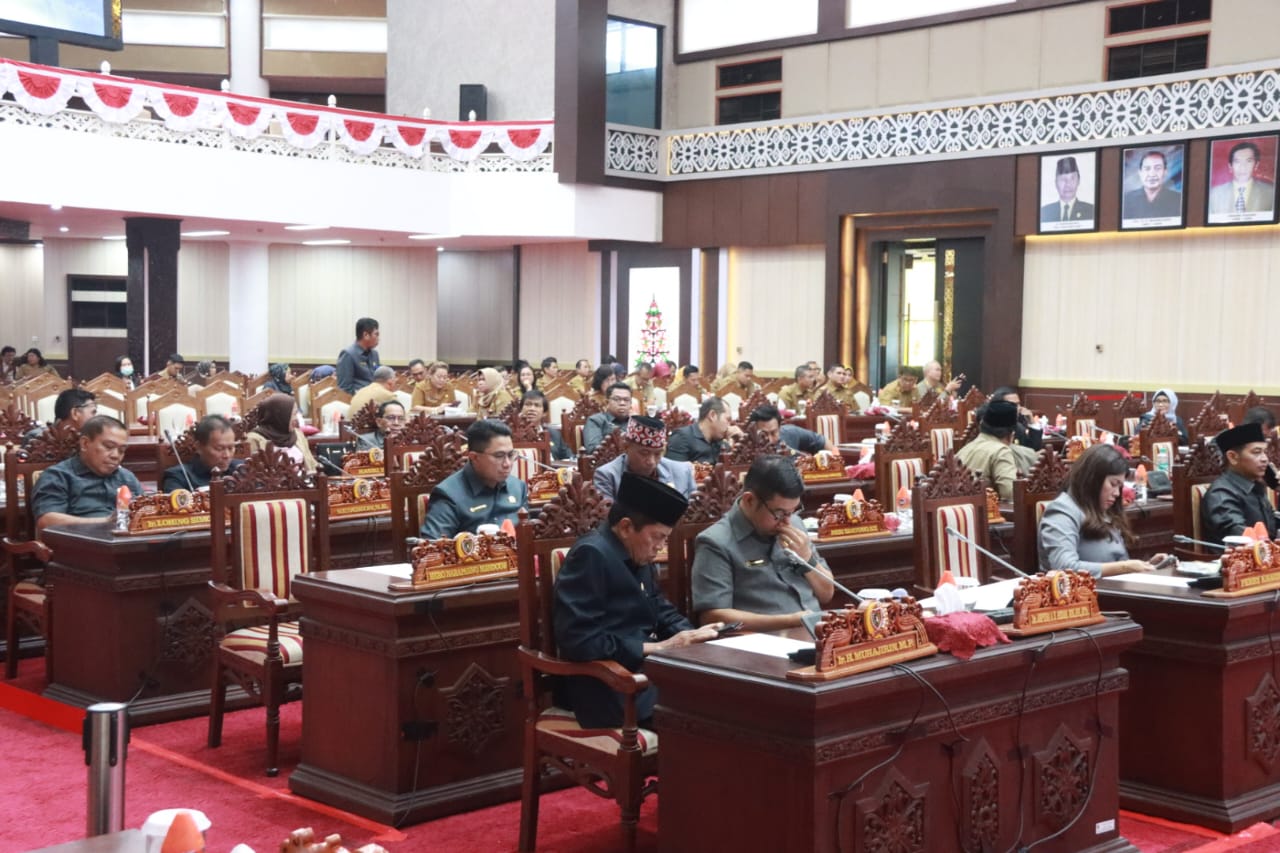 Plt Sekda Prov Kalteng M. Katma F. Dirun Hadiri Rapur ke-3 Masa Persidangan I Tahun Sidang 2024-2029