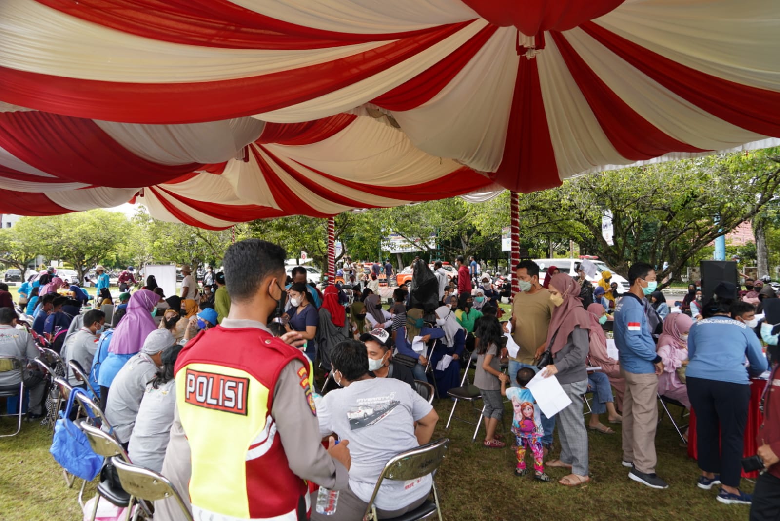 Antusias Masyarakat Memenuhi Area CFD Bundaran Besar Palangka Raya