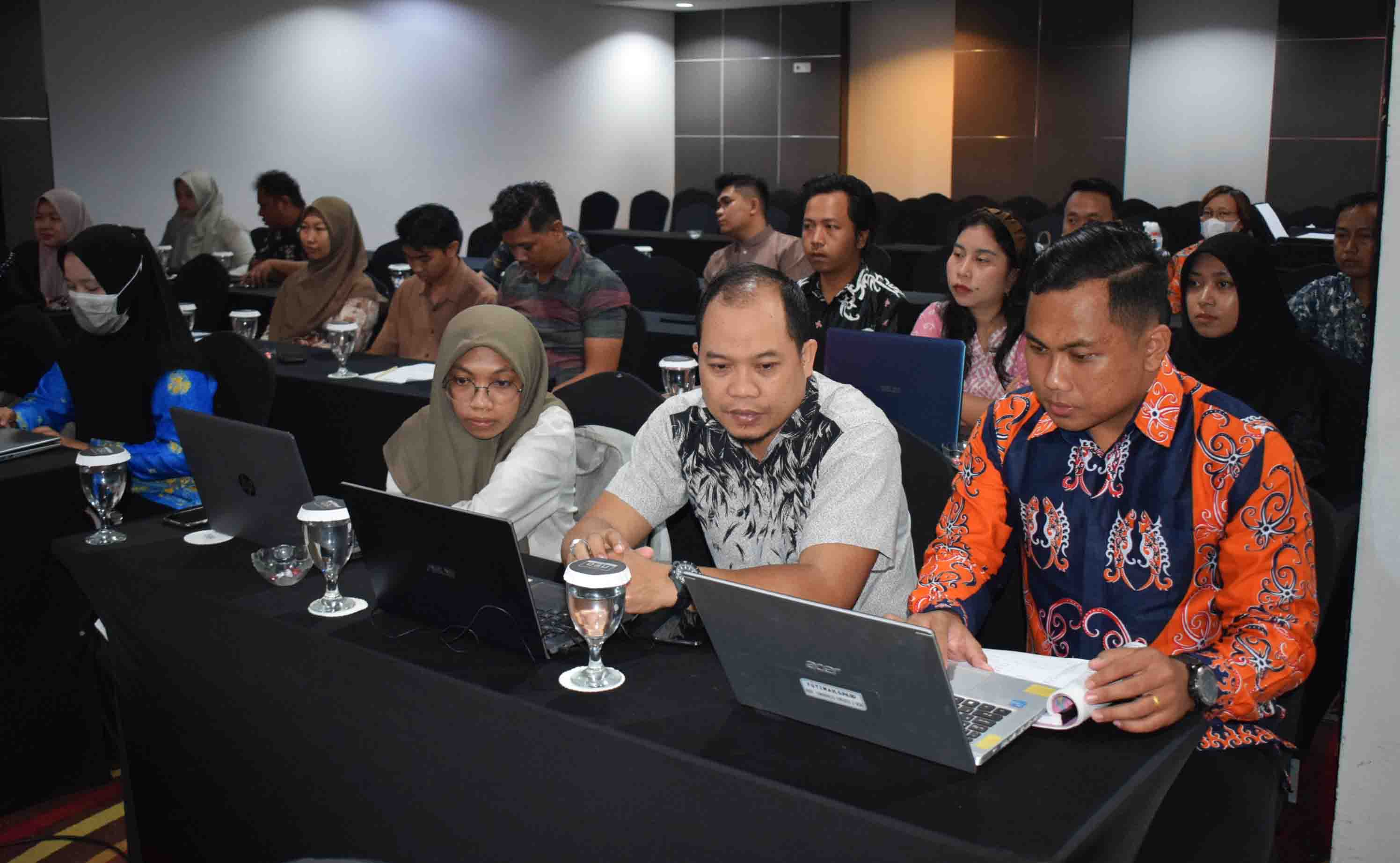 Dinkes Prov Kalteng Gelar Pertemuan Monitoring dan Evaluasi Pemeriksaan TCM dan Sistem Transportasi Spesimen