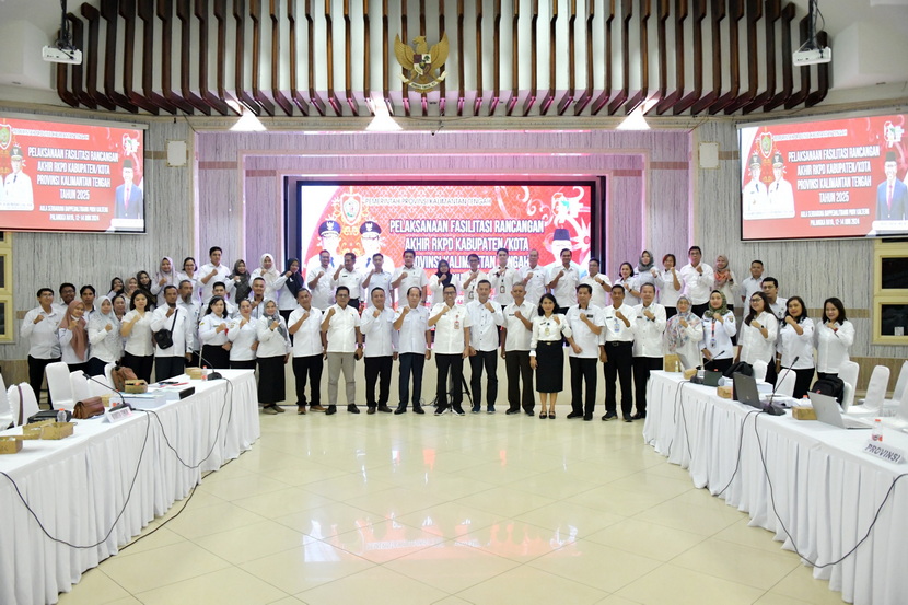 Kepala Bappedalitbang Prov. Kalteng Leonard S. Ampung Buka Kegiatan Fasilitasi Rancangan Akhir RKPD Kabupaten/Kota Tahun 2025