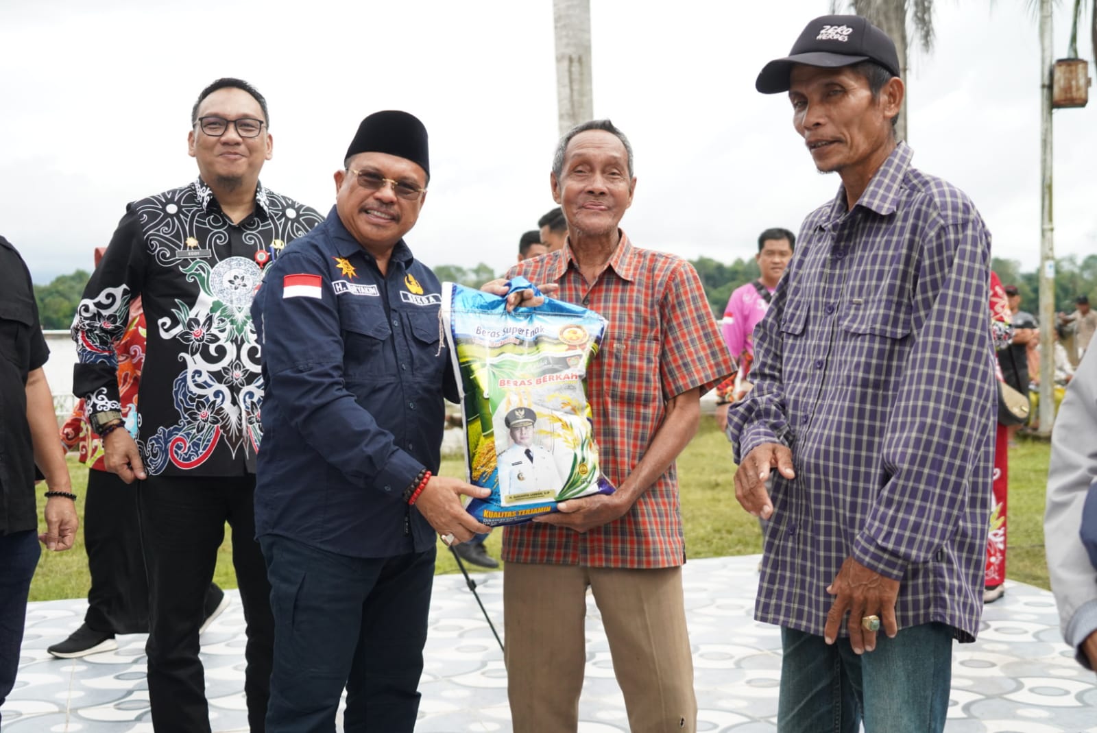 Sekda Nuryakin Serahkan Sapi Kurban Sebanyak 35 Ekor di Wilayah Barito Selatan