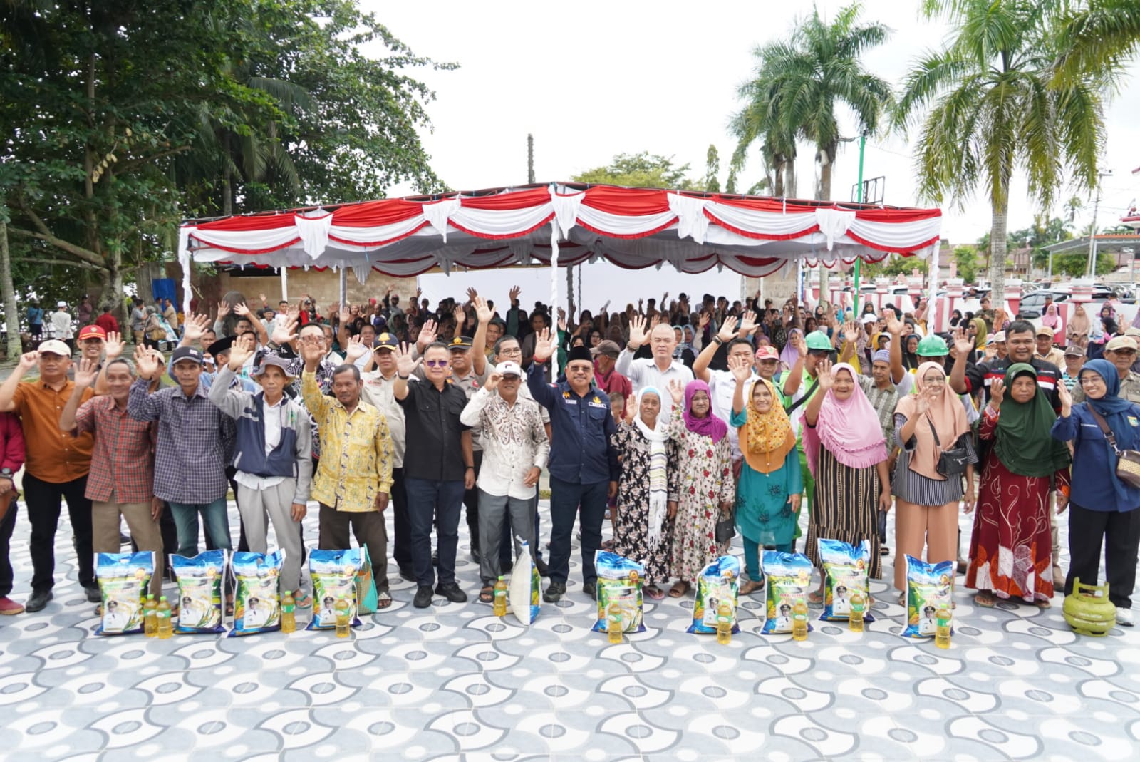 Sekda Nuryakin Serahkan Sapi Kurban Sebanyak 35 Ekor di Wilayah Barito Selatan