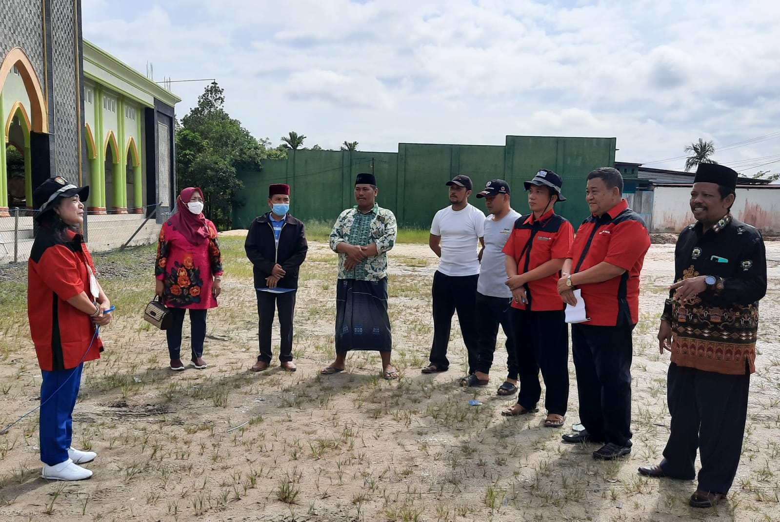 Pemprov Kalteng Serahkan 7 Ekor Hewan Kurban Untuk Masyarakat Kab. Gumas