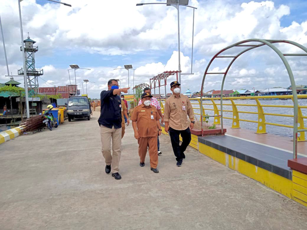 Gubernur H. Sugianto Sabran Kembangkan Keramba Ikan Terintegrasi Wisata