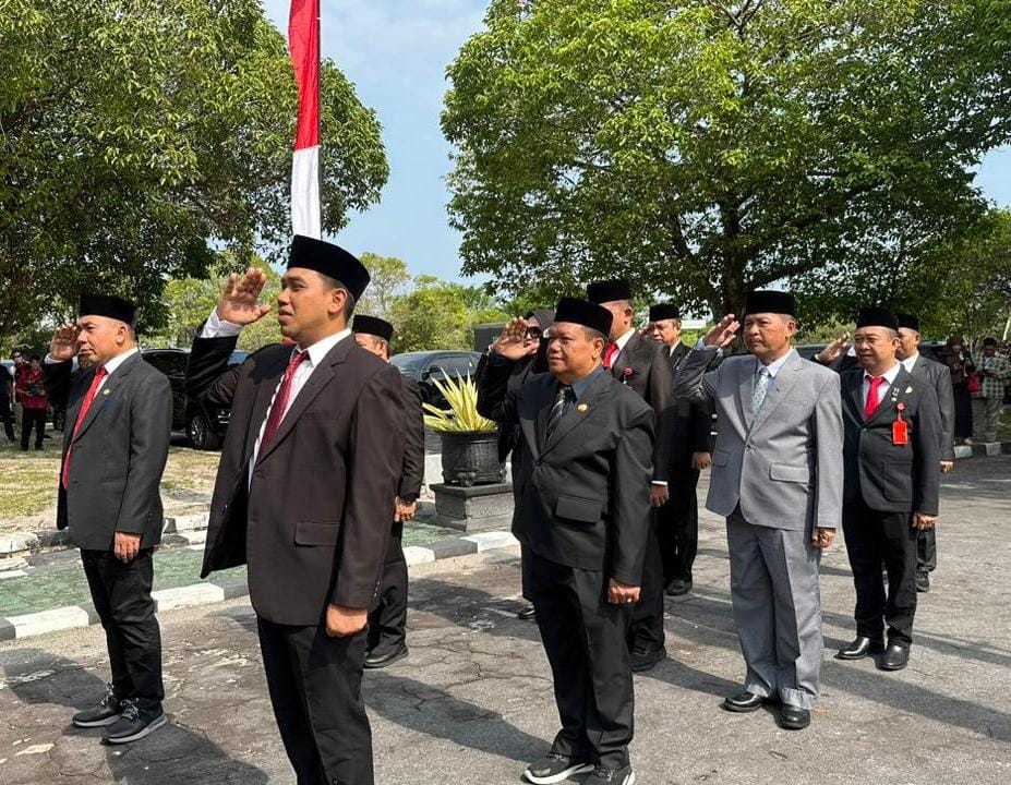 Sekretaris DPRD H. Pajarudinnoor Ikuti Acara Bersepeda Gembira