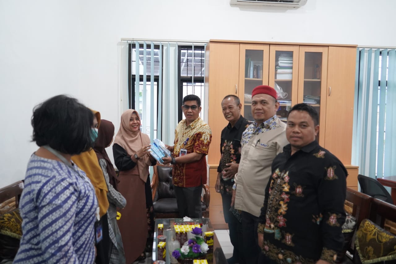 Kepala Diskominfosantik Prov. Kalteng Sambut Kedatangan Dekan FUAD-IAIN