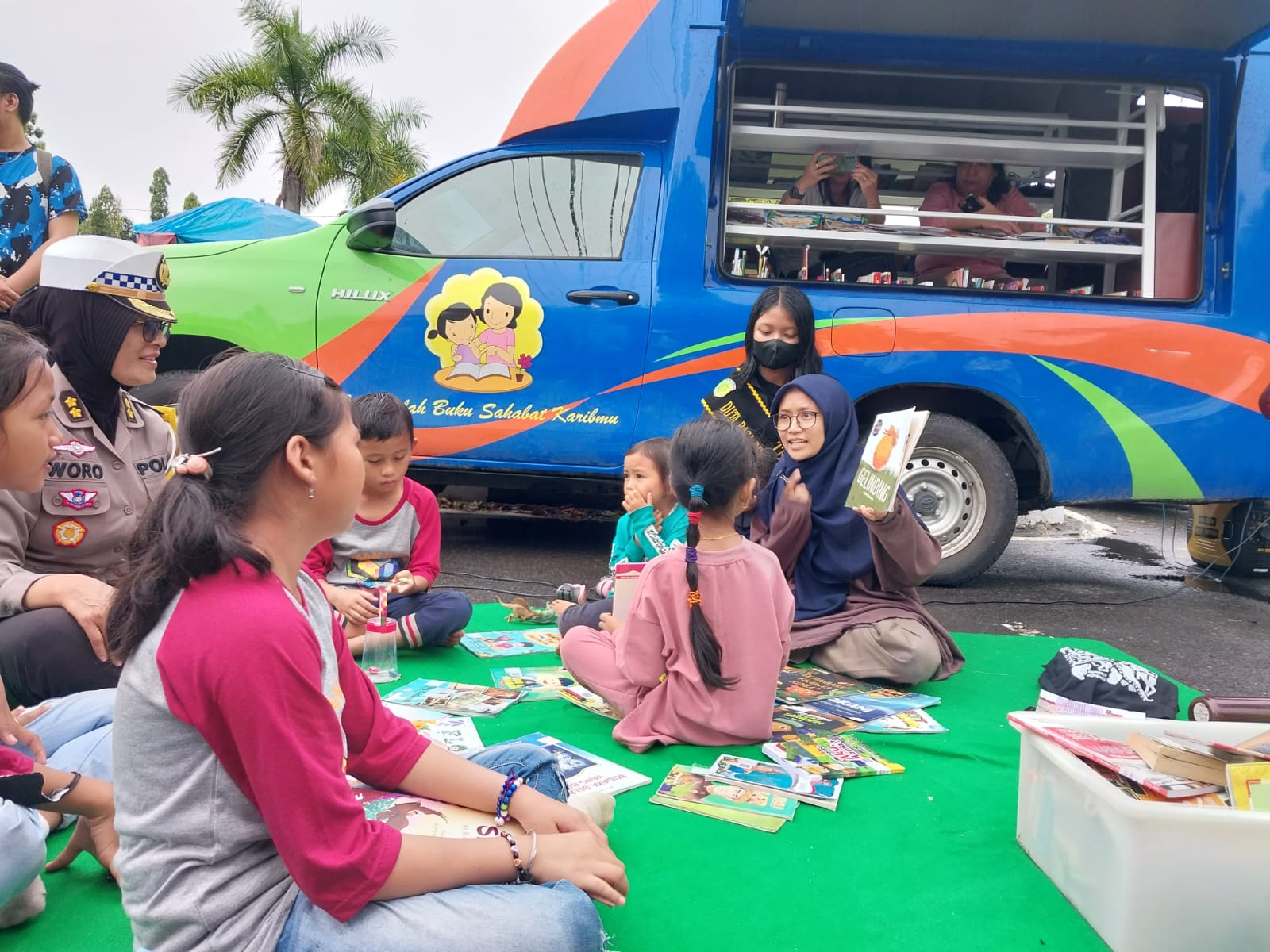 Dispursip Prov. Kalteng Gencar Lakukan Layanan Perpustakaan Keliling Di Lokasi Car Free Day