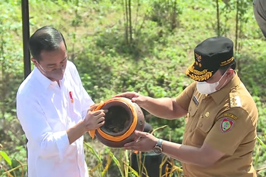 Pemprov Kalteng Ikuti Bagian Prosesi Penyatuan Tanah Dan Air Di Titik 0 IKN Nusantara