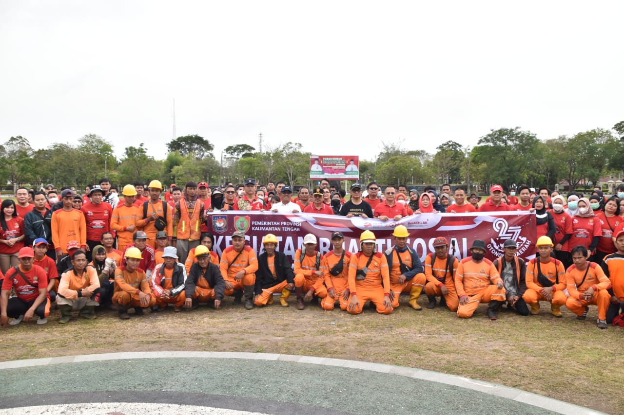 Pemprov. Kalteng Laksanakan Bhakti Sosial Pembersihan Tempat Ibadah Peringati Hari Otonomi Daerah ke XXVII Tahun 2023