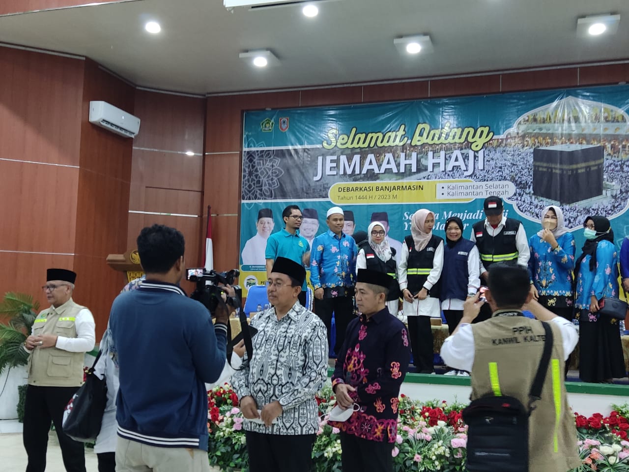 Asisten Pemkesra Sambut Kedatangan Jemaah Haji Prov. Kalteng