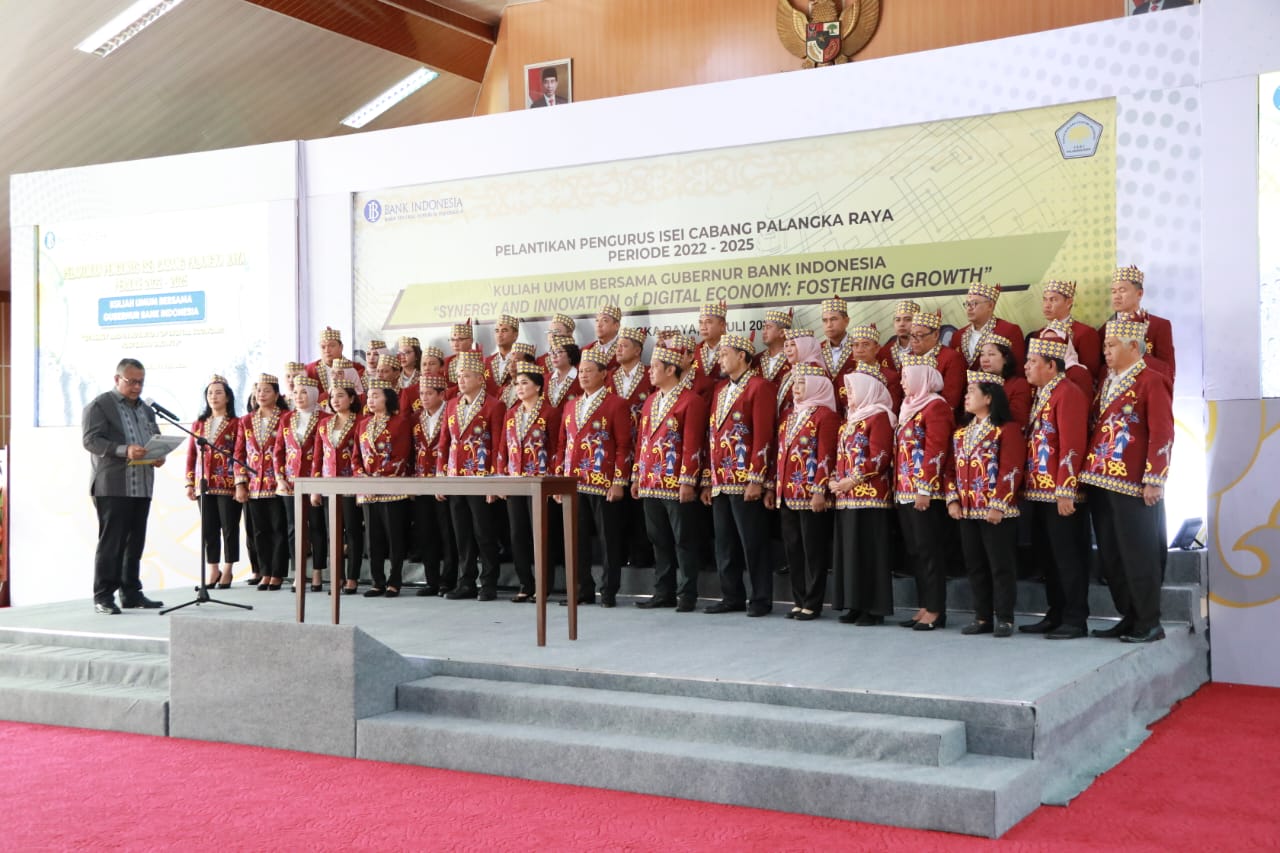 Sekda Prov. Kalteng Hadiri Pelantikan Pengurus Ikatan Sarjana Ekonomi Indonesia Cabang Palangka Raya