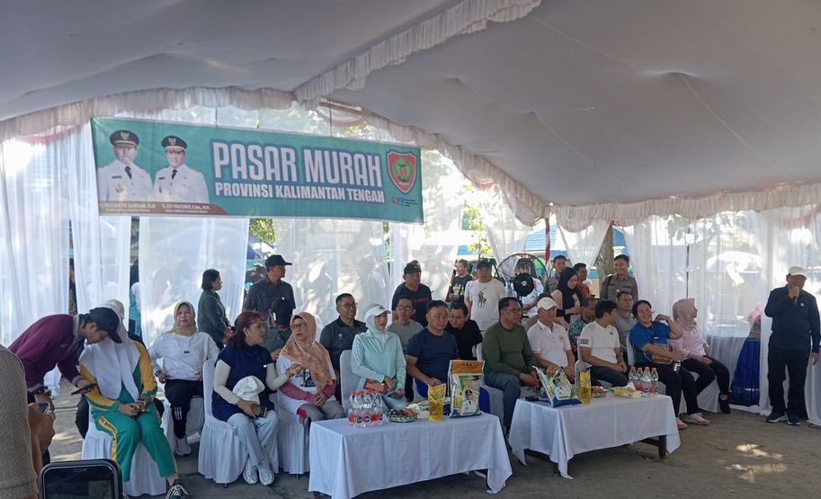 Gubernur Kalteng Sugianto Sabran Buka Pasar Murah Berkah Pada Sejumlah wilayah di Kabupaten Kapuas