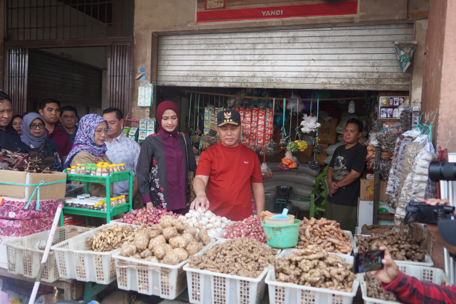 Gubernur Kalteng Laksanakan Sidak Pasar Lanjutan di Pasar Pusat Perbelanjaan Mentaya