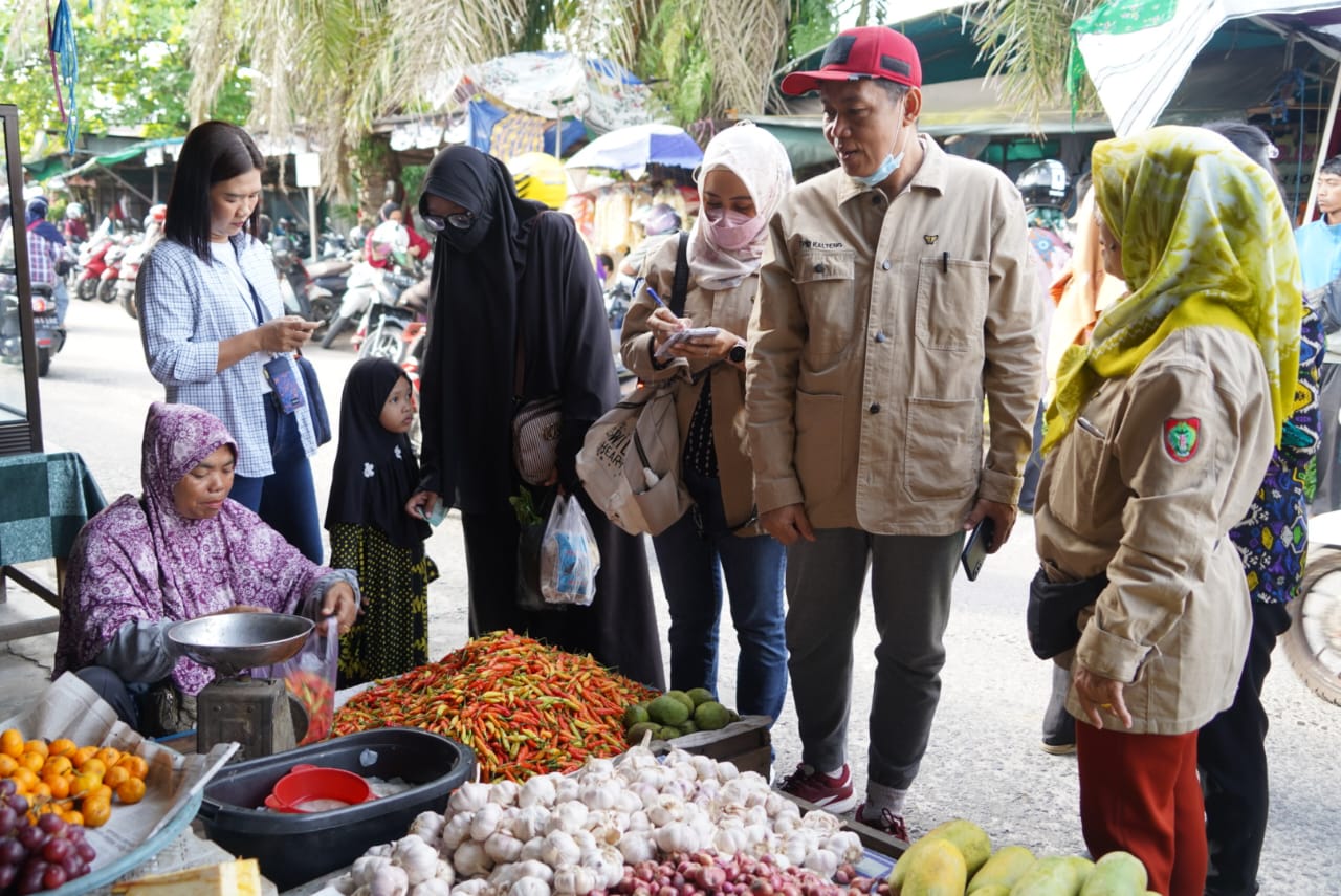 Sahli Yuas Elko Bersama TPID dan Satgas Pangan Prov. Kalteng Laksanakan Sidak Pasar Lanjutan