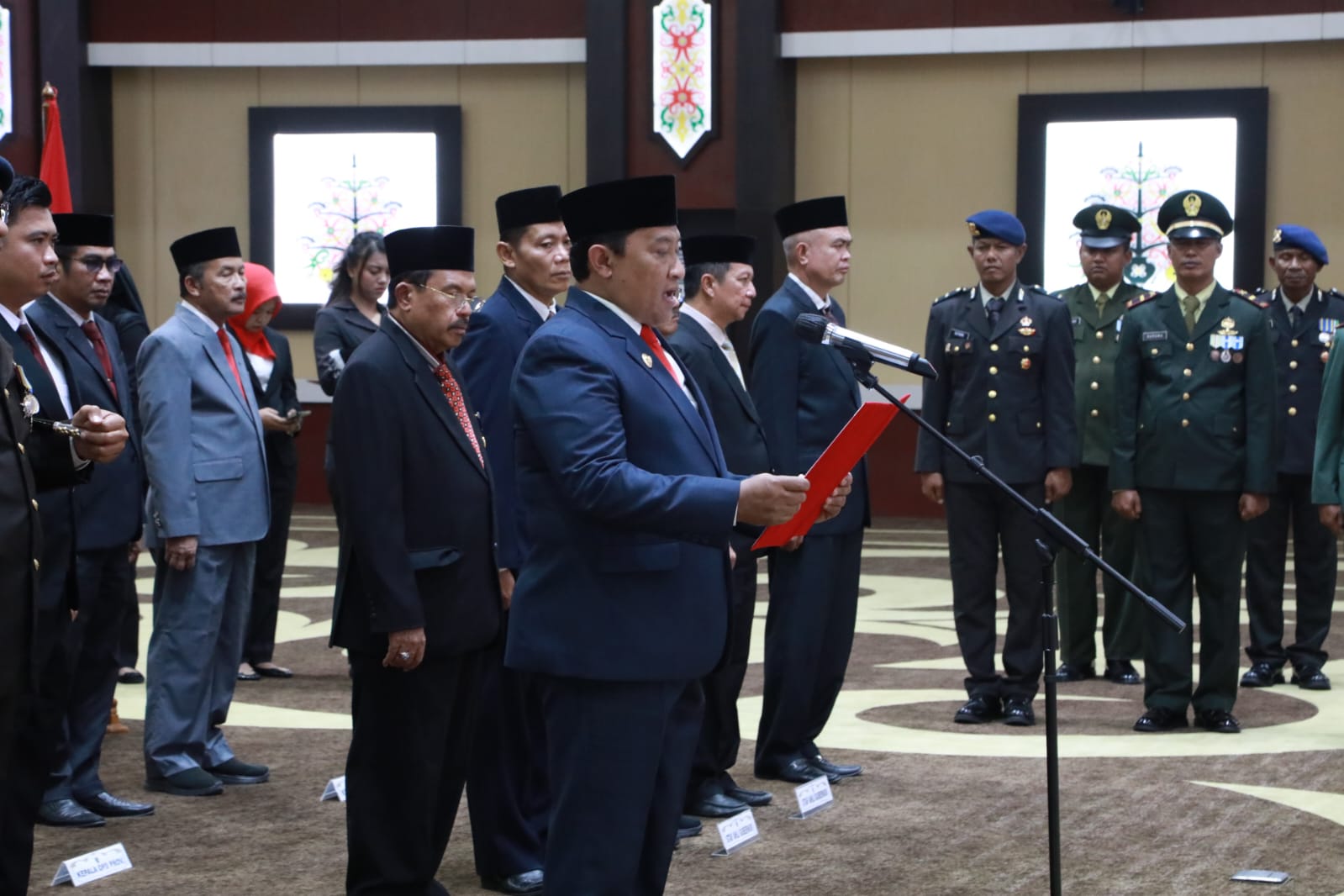 Wagub Kalteng Edy Pratowo Kukuhkan 54 Orang Putra-Putri Kalteng dari 14 Kabupaten/Kota Jadi Anggota Pasukan Pengibar Bendera Pusaka