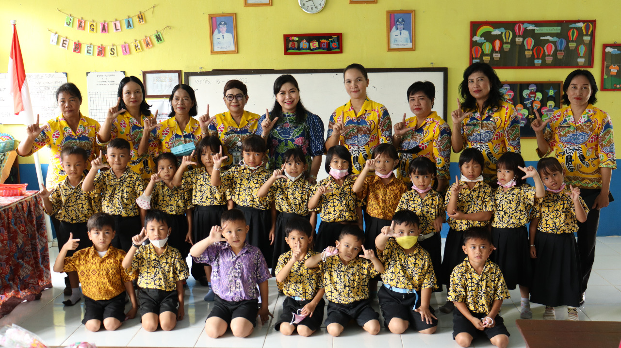 Bunda Literasi Gumas Kunjungan Ke Sekolah TK Negeri Pembina