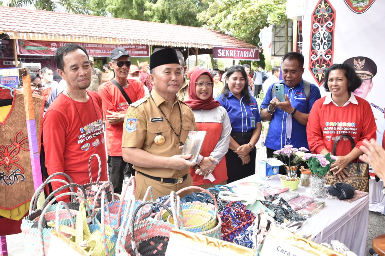Gubernur Kalteng Buka Pameran Inovasi Pendidikan Kalteng Berkah SMA/SMK/SLB Tingkat Prov. Kalteng Tahun 2022