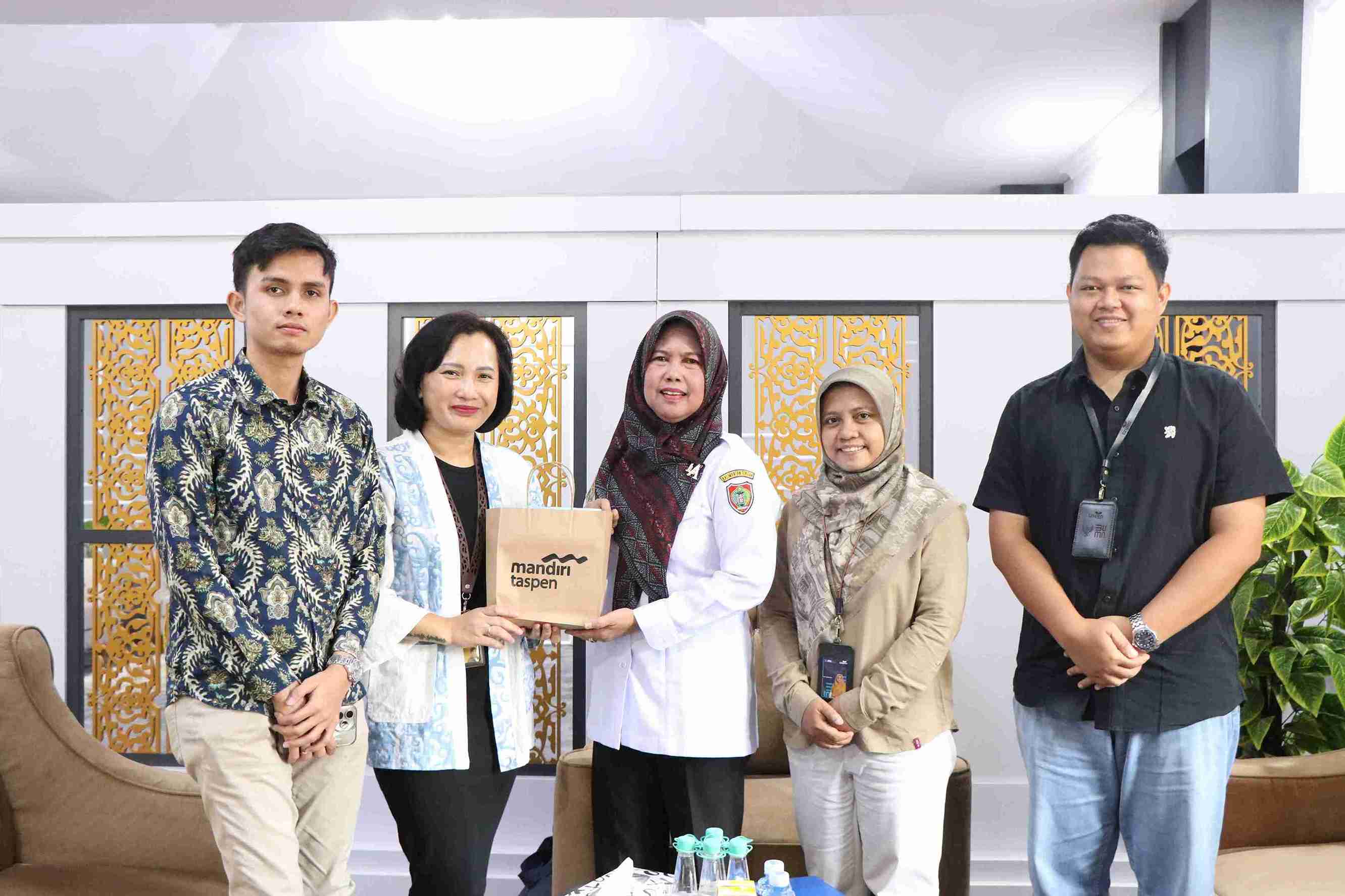 Kepala BKD Prov. Kalteng Lisda Arriyana Terima Kunjungan dari PT Taspen dan PT Bank Mandiri Taspen