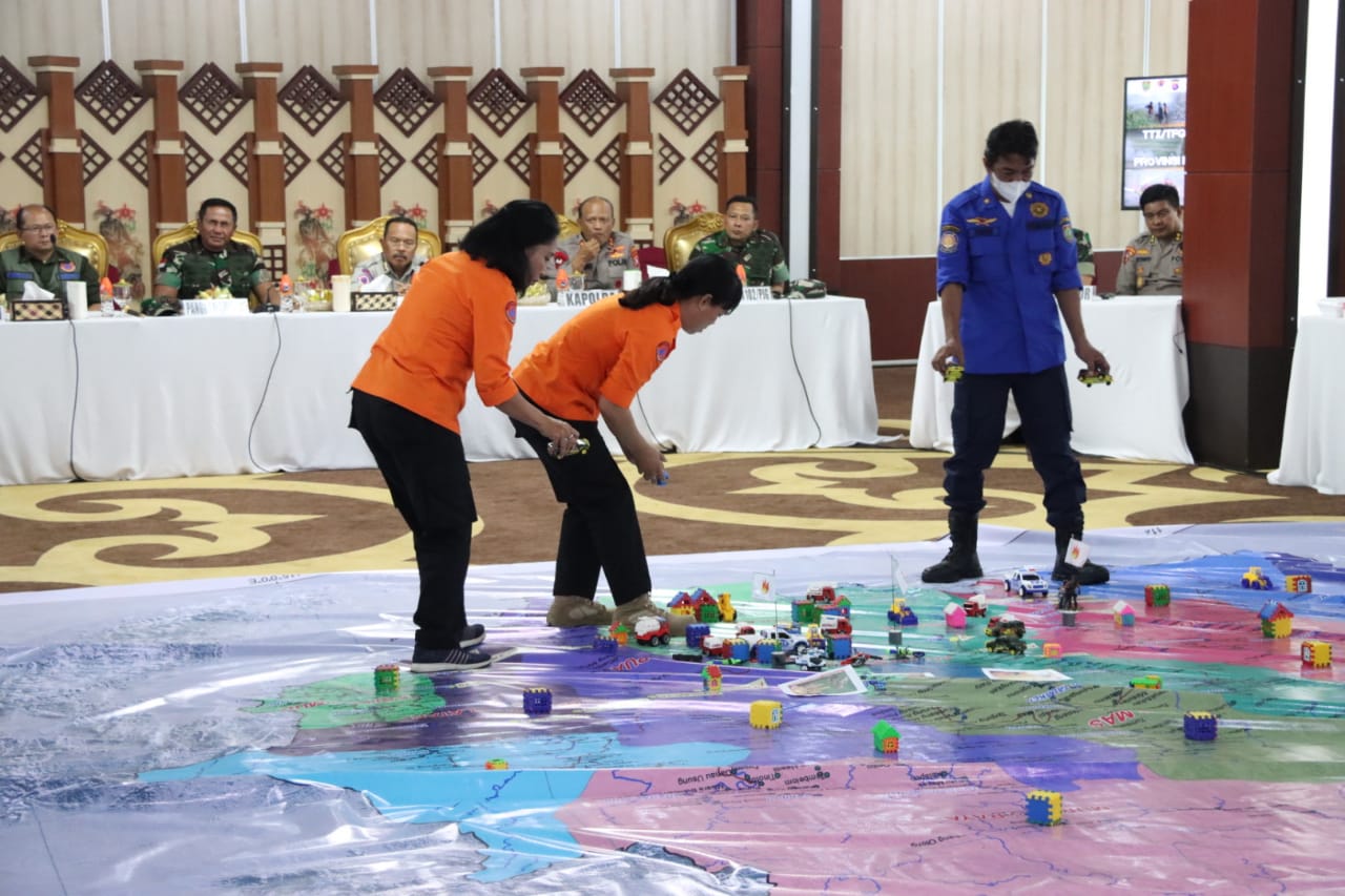 Sekda Nuryakin Hadiri Geladi Ruang atau Tabletop Exercise dan Tactical Floor Game Serta Uji Renkon Penanganan Karhutla Prov. Kalteng