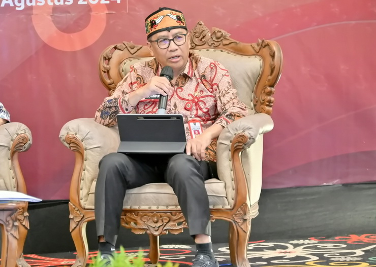 Kepala Bappedalitbang Prov. Kalteng Leonard S. Ampung Jadi Narasumber Pada Rapat Koordinasi Daerah