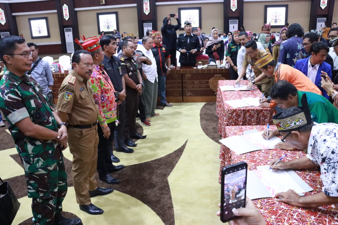 Gubernur Sugianto Sabran dan Wagub Edy Pratowo Hadiri Acara Hasupa Hasambewa Bersama Ormas-ormas di Prov. Kalteng Secara Virtual