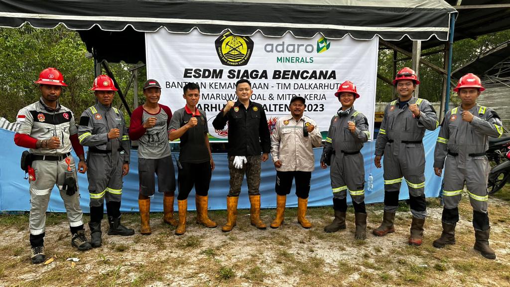 Dinas ESDM Prov. Kalteng Bersama PT. Adaro Mineral Indonesia Berpartisipasi Dalam Pemadaman Karhutla