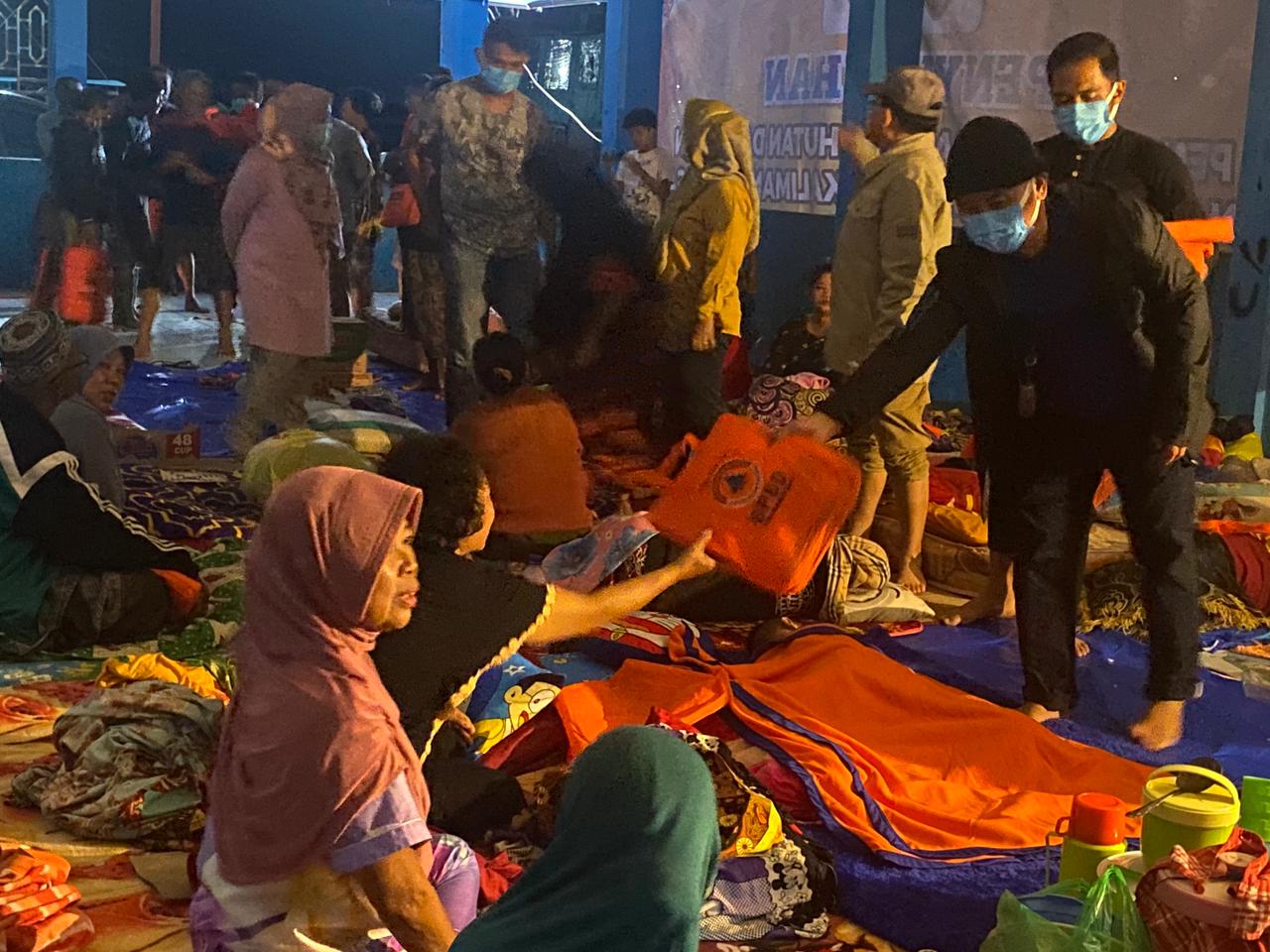 Gubernur Sugianto Turun Tangan Cek Tenda Pengungsian Warga Terdampak Banjir Palangka Raya