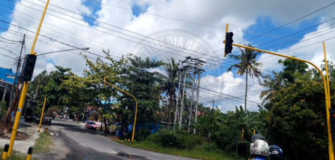 Dishub Kobar Lakukan Perbaikan Pada APILL Di Jalan Kawitan