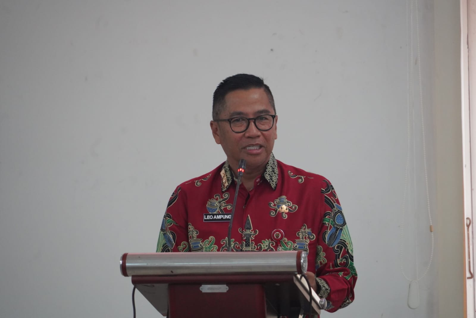 Asisten Ekbang Leonard S. Ampung Buka FGD Sinkronisasi Data Blank Spot