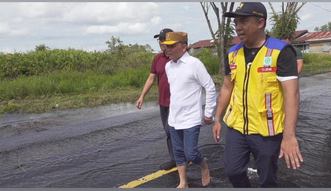 Gubernur Kalteng Agustiar Sabran Tinjau Jalan Rusak di Lingkar Luar