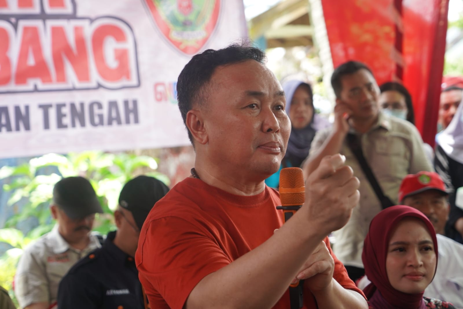 Gubernur Kalteng Sambangi Pasar Penyeimbang di Kantor Camat Baamang