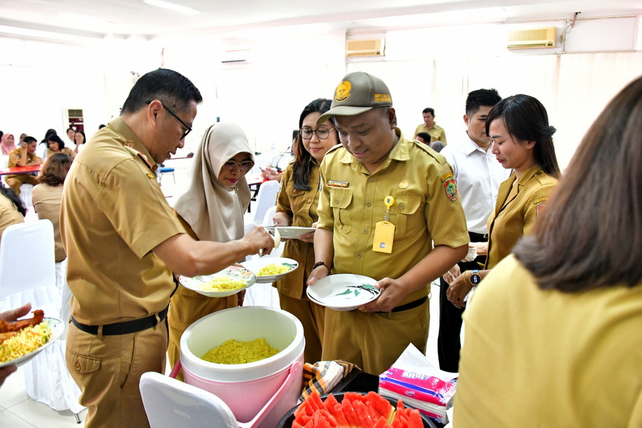 Kepala Bappedalitbang Prov. Kalteng Leonard S. Ampung Pimpin Apel Besar