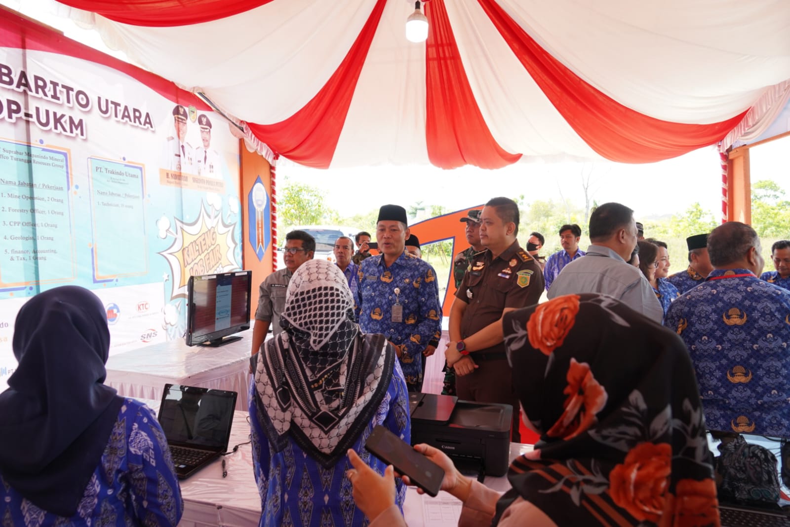 Sahli Yuas Elko Buka Pameran Kesempatan Kerja (Job Fair) Provinsi Kalteng Tahun 2023