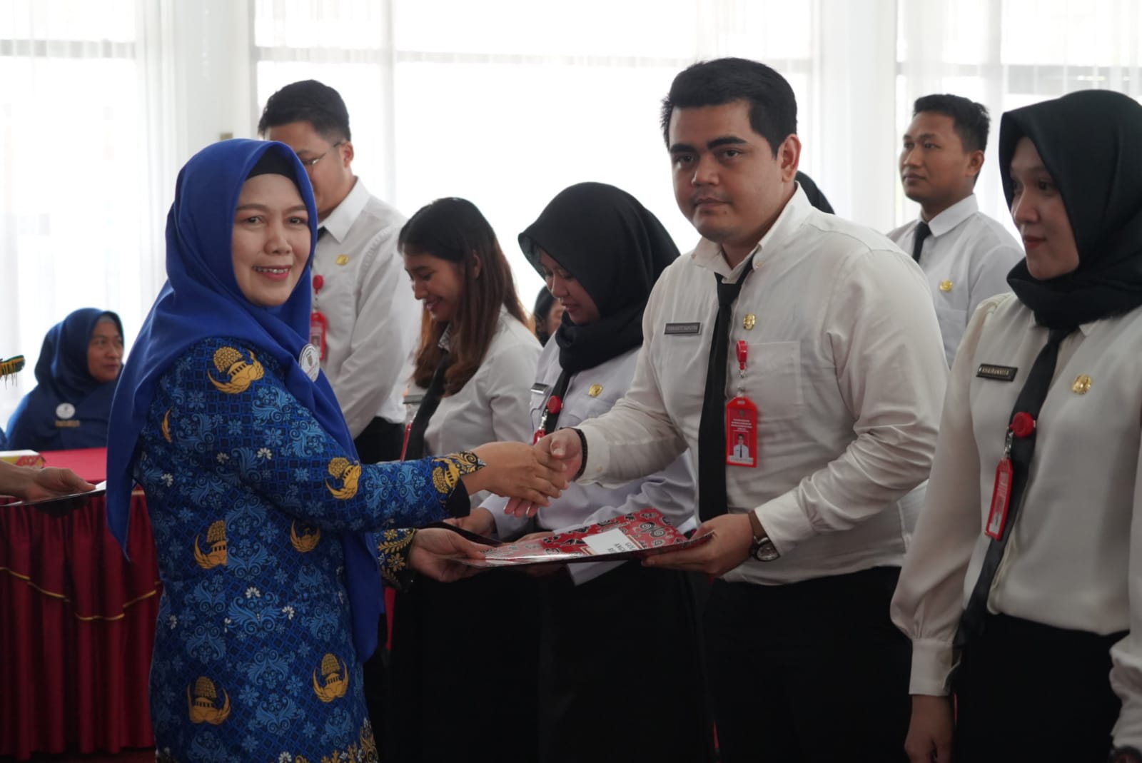 Kepala Badan Pengembangan Sumber Daya Manusia Prov. Kalteng Tutup Secara Resmi Pelatihan Dasar CPNS