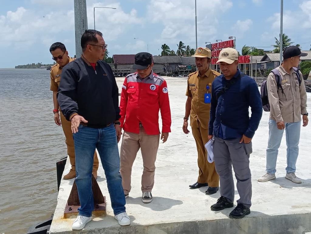 Dislutkan Prov. Kalteng Lakukan Kunjungan dan Pengecekan pembangunan Dermaga Pelabuhan Perikanan Kuala Pembuang Tahap III