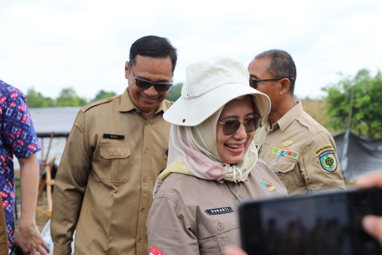 Kadis TPHP Sunarti Hadiri Gerakan Menanam Cabai bersama Pj. Wali Kota Palangka Raya Hera Nugrahayu