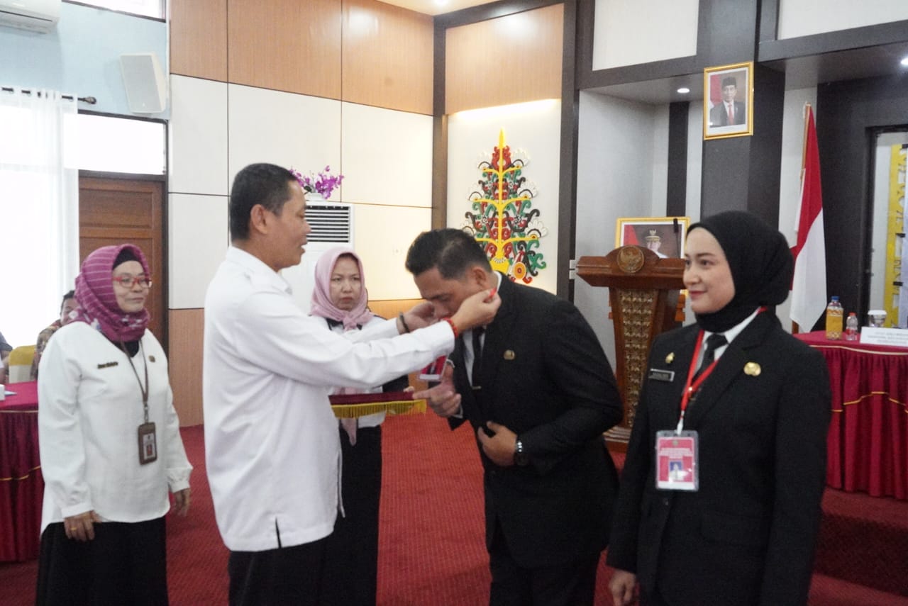 Sahli Yuas Elko Tutup Pelatihan Kepemimpinan Administrator Gelombang II Angkatan IV, V, VI dan VII