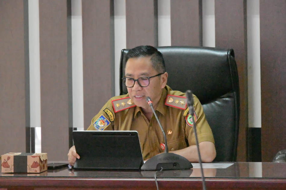 Kepala Bappedalitbang Leonard S Ampung Buka Rapat Evaluasi Pokja PPSP Prov. Kalteng