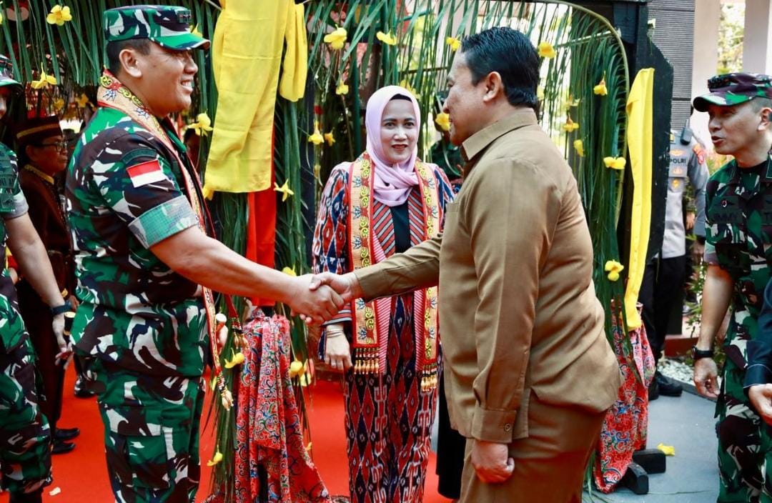 Wagub Edy Pratowo Sambut Panglima Kodam XII/Tanjungpura Mayjen TNI Jamallulael Beserta Ketua Persit KCK Daerah VII/Tanjungpura Indah Jamallulael