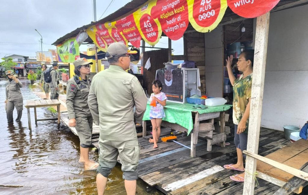 Satpol PP Prov. Kalteng Laksanakan Patroli untuk Pantau Kondisi Debit Air dan Berikan Imbauan Kepada Masyarakat