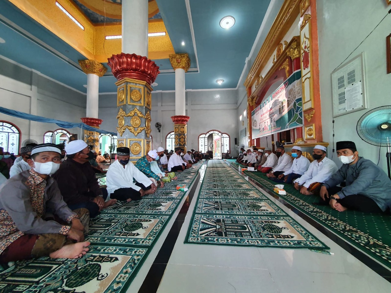 Pemprov. Kalteng Melalui Disperkimtan Dan UPT Dinas Kehutanan Pimpin Safari Ramadan Di Masjid Al Falah